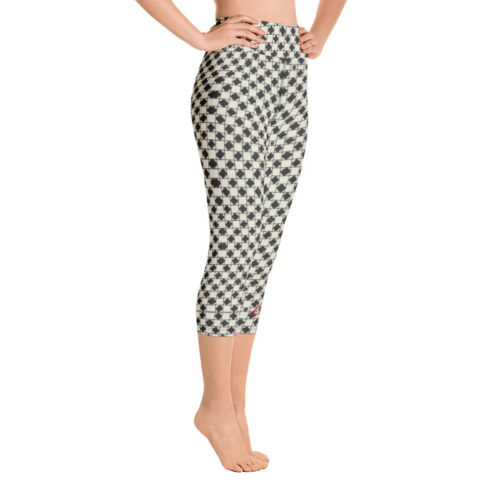 B&W Checkerboard Optical Yoga Capri Leggings