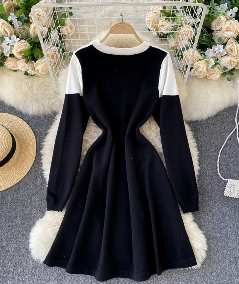 Black and white long sleeve sweater  182