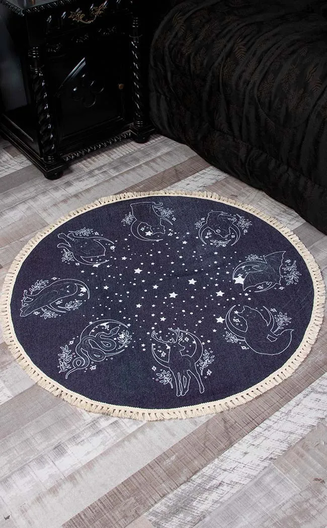 Familiars Fringed Rug