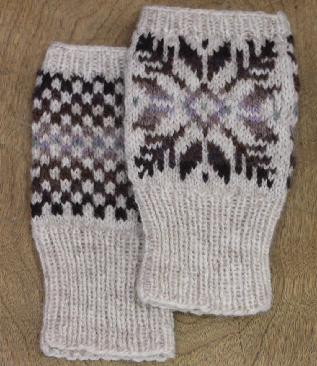 Jamieson & Smith Knitting Pattern Oxna Mitts