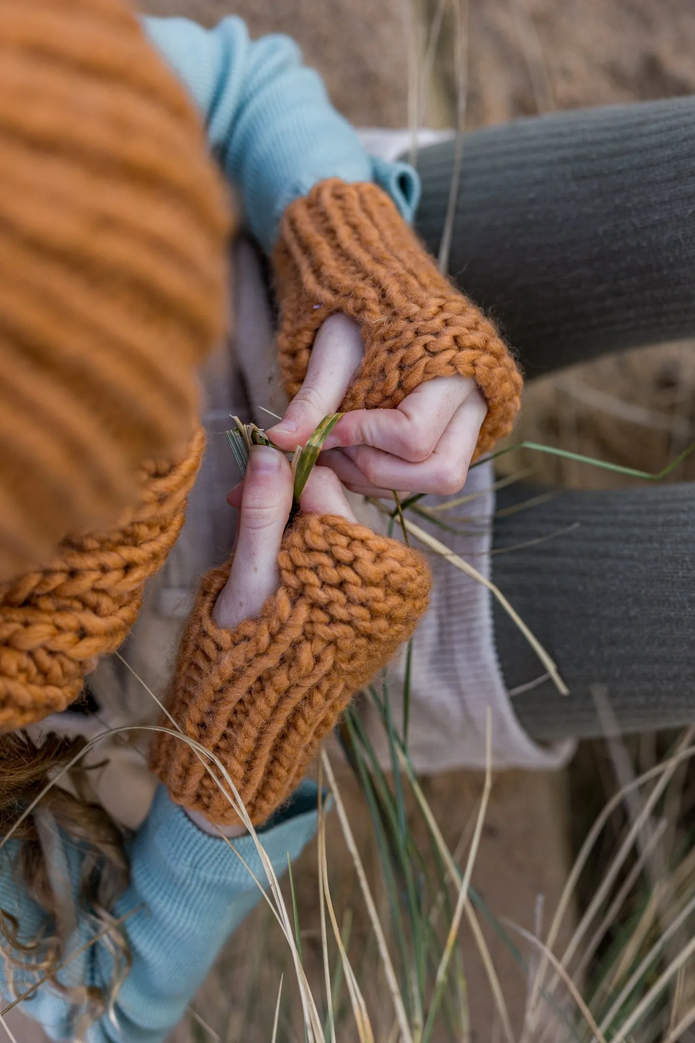 Journey Fingerless Mittens Caramel