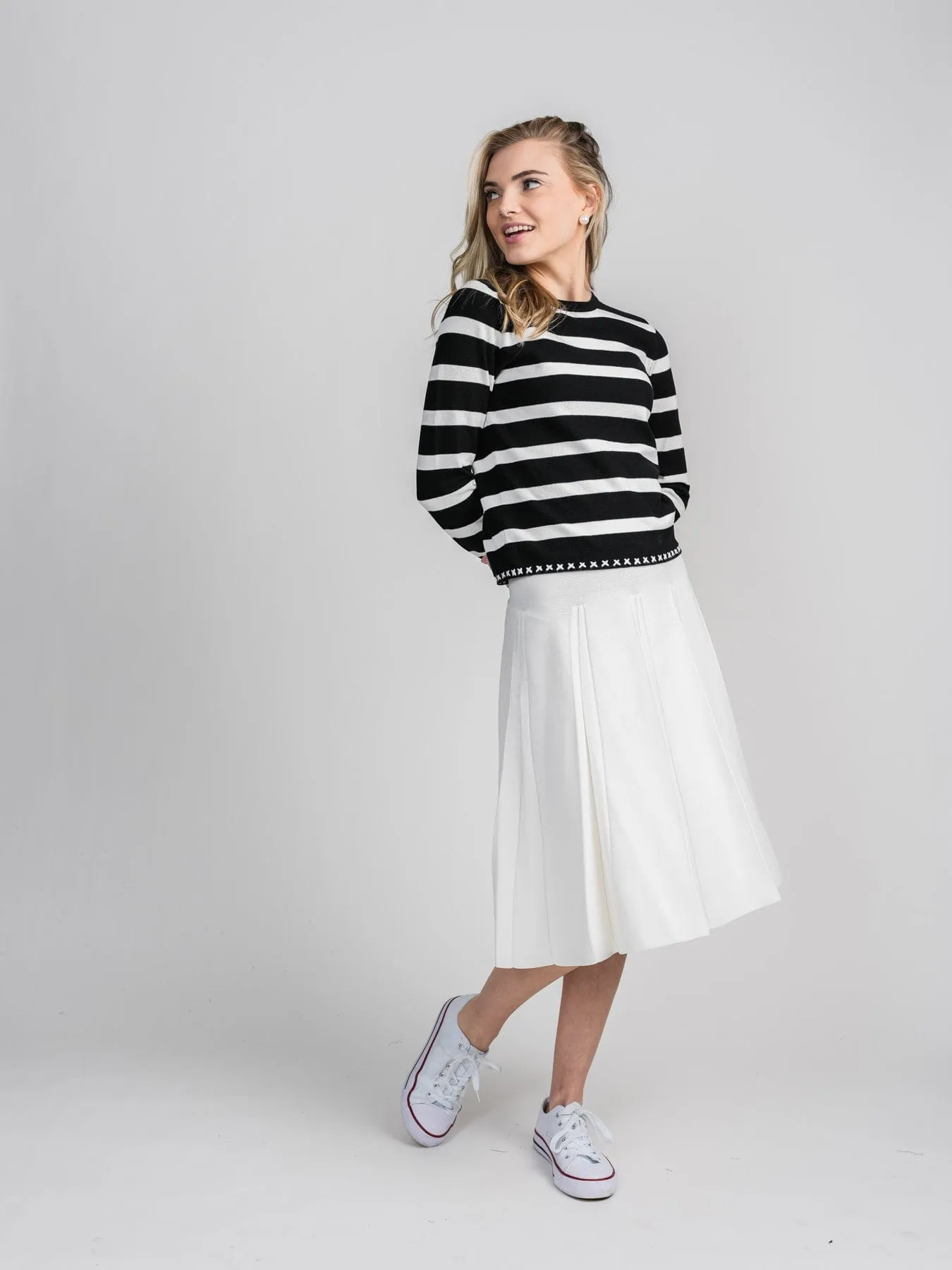 KNIT PLEATED SKIRT (24")-WHITE