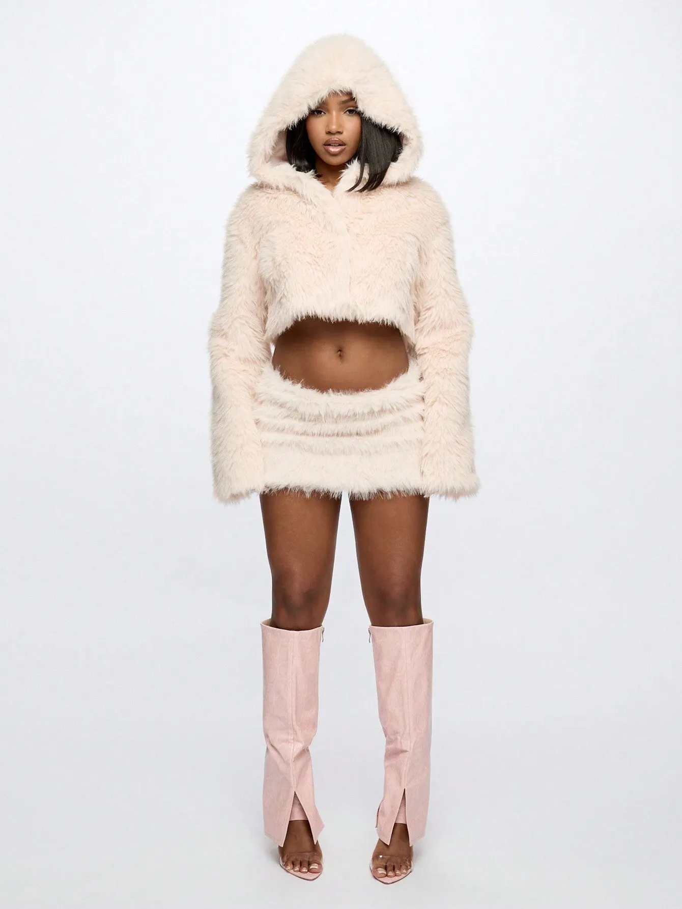 SUMWON WOMEN Fluffy Cropped Hooded Coat