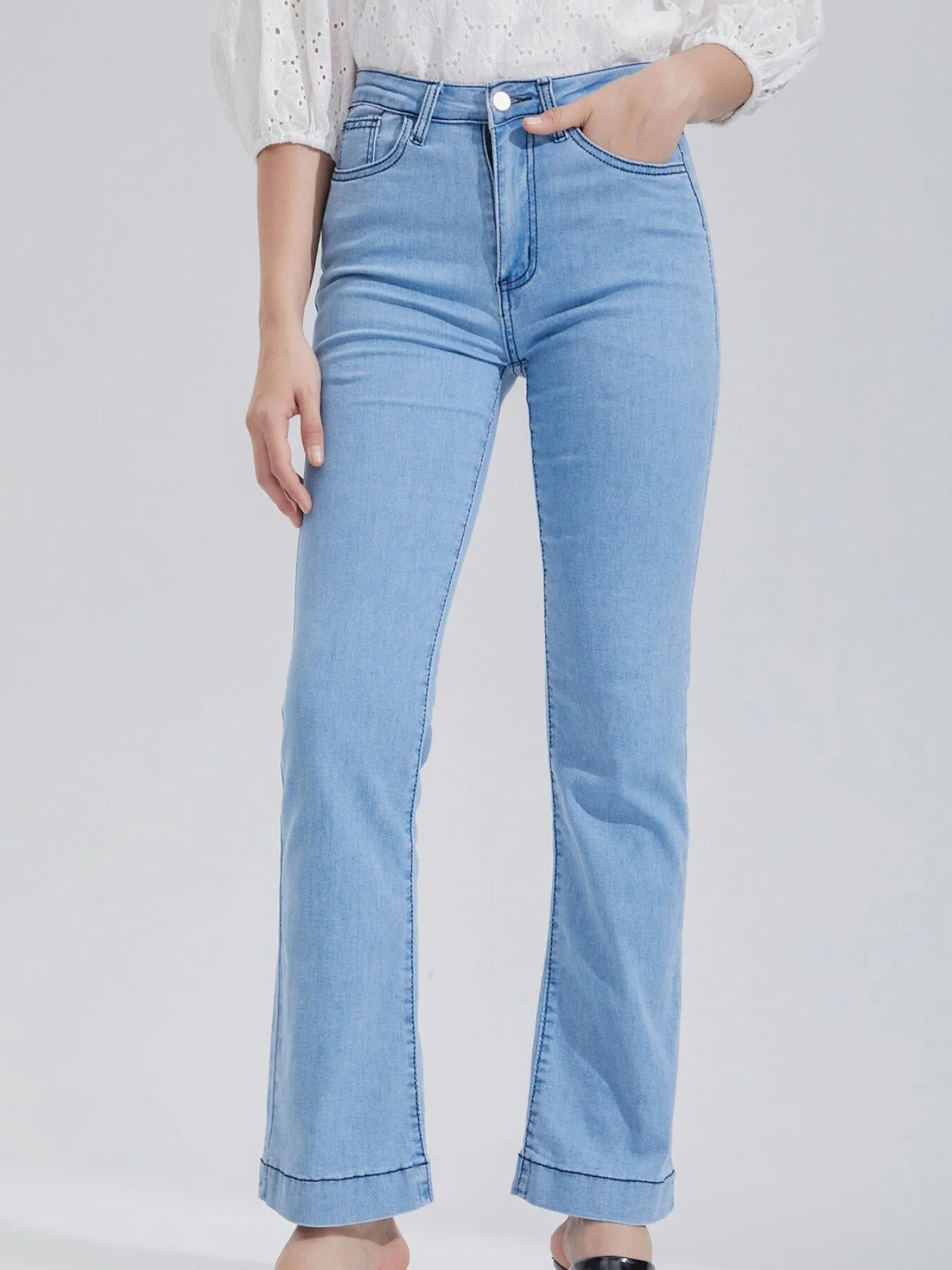 Zipper Front Slim Flare Leg Jeans